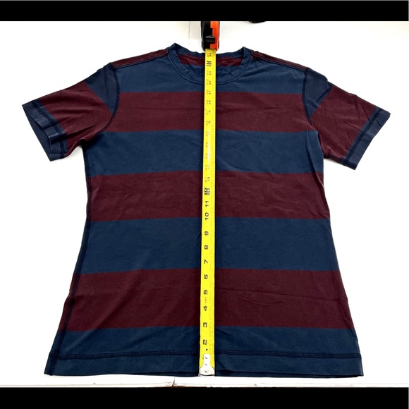 Lululemon Men’s Striped T-Shirt Size Small - Picture 7 of 7